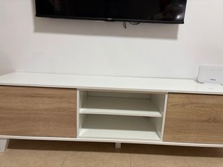 Mueble TV y estantería salón blanco/beige