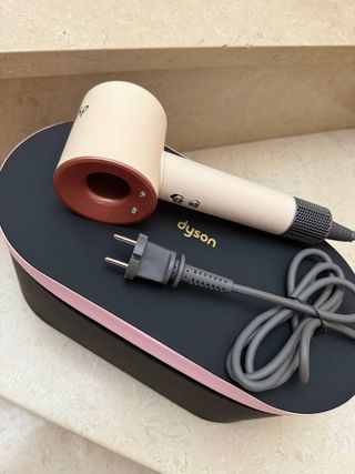 Dyson Supersonic Rosa con Accessori