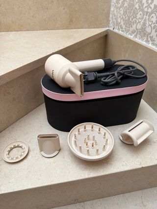 Dyson Supersonic Rosa con Accessori