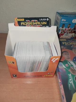 Pide tus faltas Adrenalyn XL 2025-26 baratas