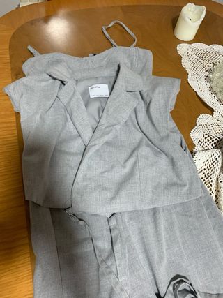 Conjunto Bershka gris