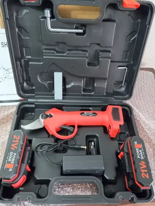 TIJERAS PARA PODAR A BATERÍA.