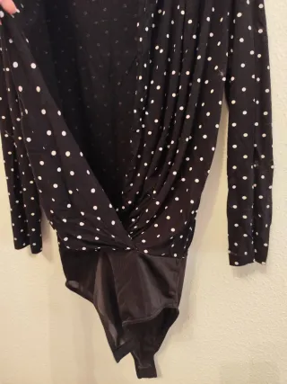 Body negro lunares blancos manga larga