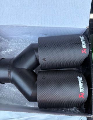 Salida Akrapovic Carbono