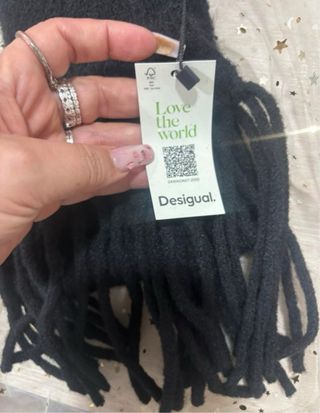 Nuevo Conjunto Desigual: Bufanda y Guantes Negros