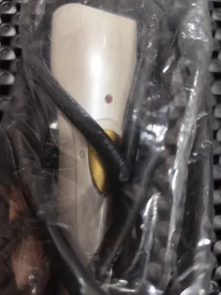 Modelador de Cabelo Dourado e Branco