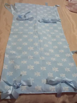Colcha y chichonera cunas grandes.