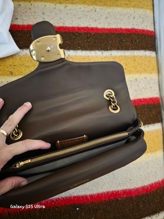 Bolso Coach Marrón con Cadena Dorada