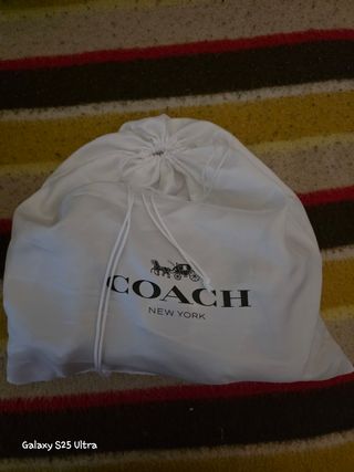 Bolso Coach Marrón con Cadena Dorada