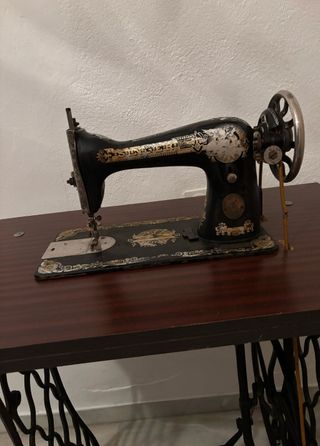 Máquina de coser Singer antigua
