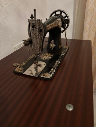 Máquina de coser Singer antigua