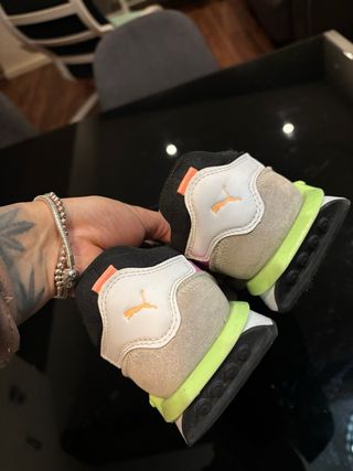 Zapatillas Puma verdes y rosas