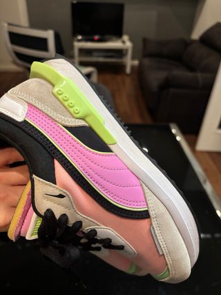 Zapatillas Puma verdes y rosas