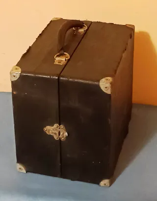 Gramófono antiguo de viaje/trinchera