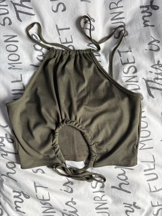 Top halter verde militar