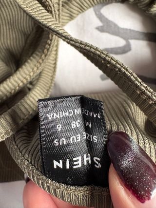 Top halter verde militar