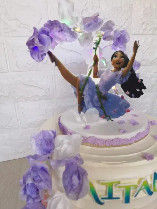 Tarta personalizada Encanto Isabella