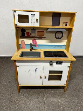 Cocinita de madera para niños