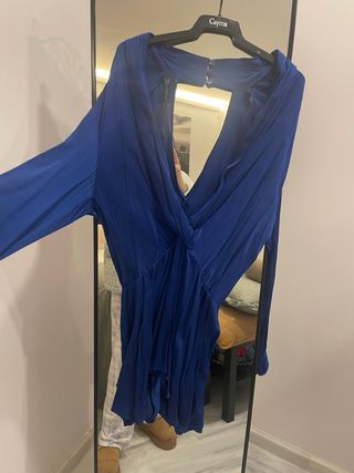 Mono azul eléctrico