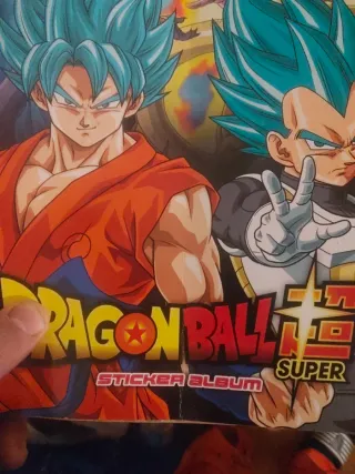 Álbum de cromos Dragon Ball Super.