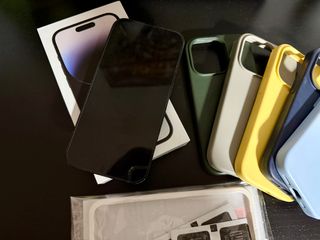 iPhone 14 Pro 256GB Nero + 4 Custodie