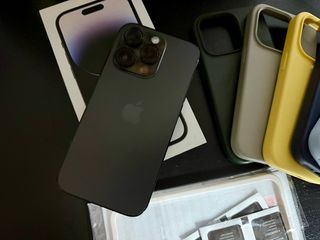 iPhone 14 Pro 256GB Nero + 4 Custodie