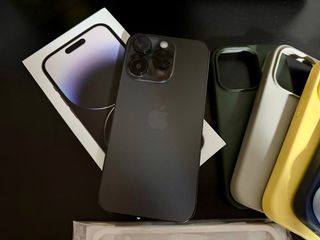 iPhone 14 Pro 256GB Nero + 4 Custodie