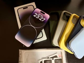 iPhone 14 Pro 256GB Nero + 4 Custodie