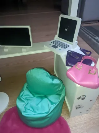 Lote de literas y muñecas