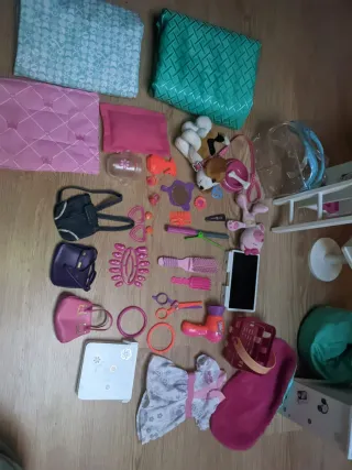 Lote de literas y muñecas