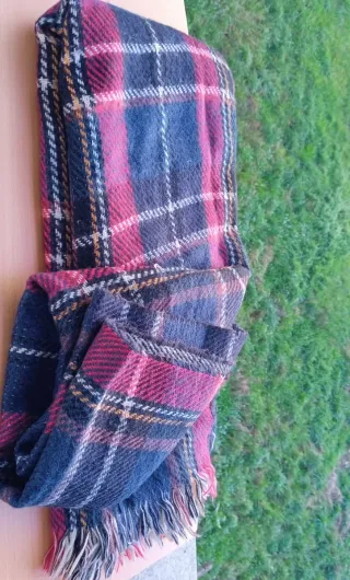 Bufanda Maxi Cuadro escocé y espiga Reversible.