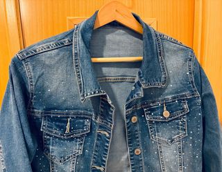 Chaqueta tejana con pedrería