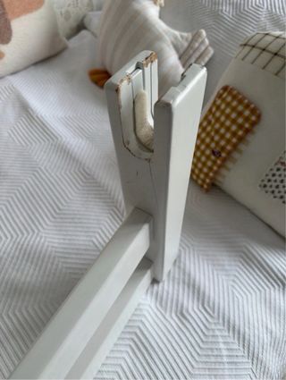 Barrera protectora cama niños. Marca Garabatos.