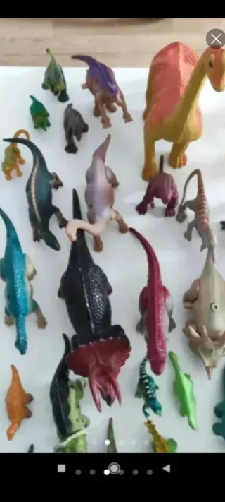 48 Dinosaurios de Juguete