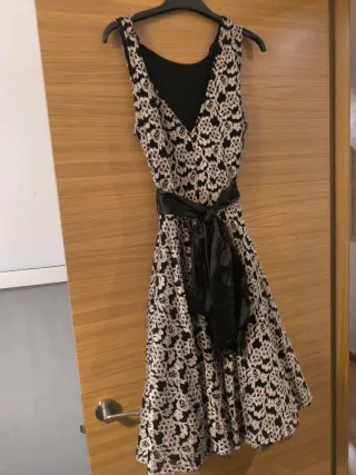 Vestido negro y dorado de fiesta