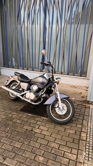 Honda Shadow VT 125 Custom