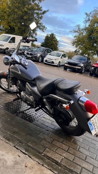 Honda Shadow VT 125 Custom