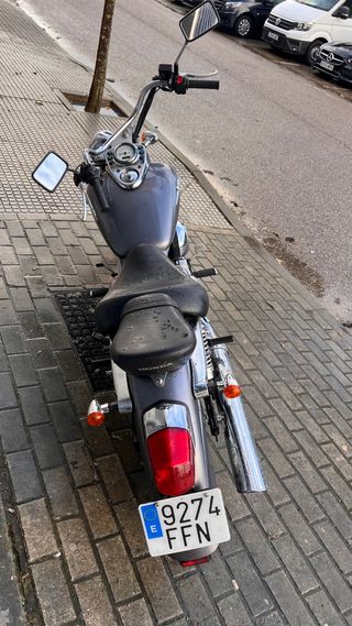 Honda Shadow VT 125 Custom