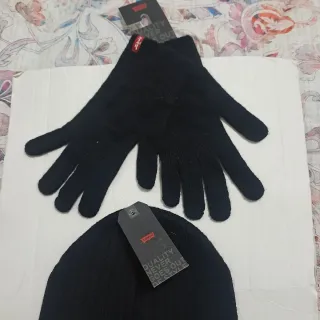 Completo Levi's: Sciarpa, Guanti, Cappellino Tg. M