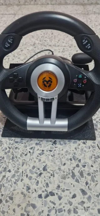 Volante y Pedales KROM