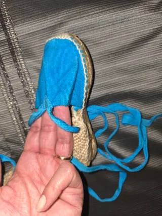 Esparteñas con tiras azul. Número 24