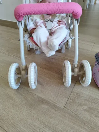 Carrito Gemelar de Juguete con Muñecas