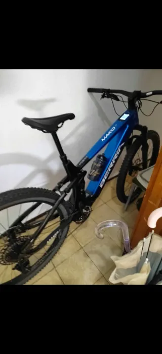 Bicicleta berria mako hybrid gt6