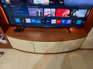 Mobile soggiorno con vetrina e vani