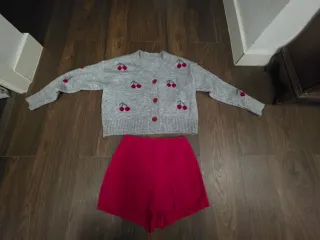 Conjunto Falda pantalón Roja y Cárdigan Gris