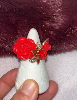 Anillo Rosa Roja y Mariposa Dorada