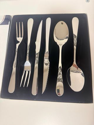 Cubertería a estrenar 22 servicios