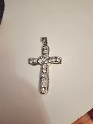 Ciondolo a croce con strass