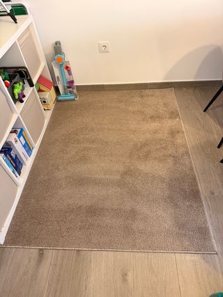 Alfombra beige y marrón de poliéster