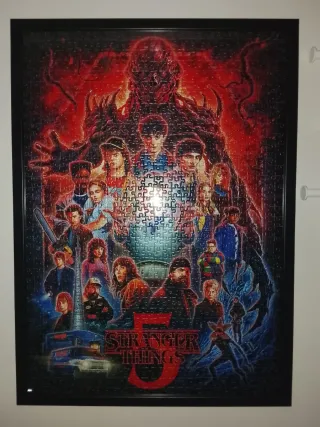 Puzzle Stranger Things 1000 Piezas armado.